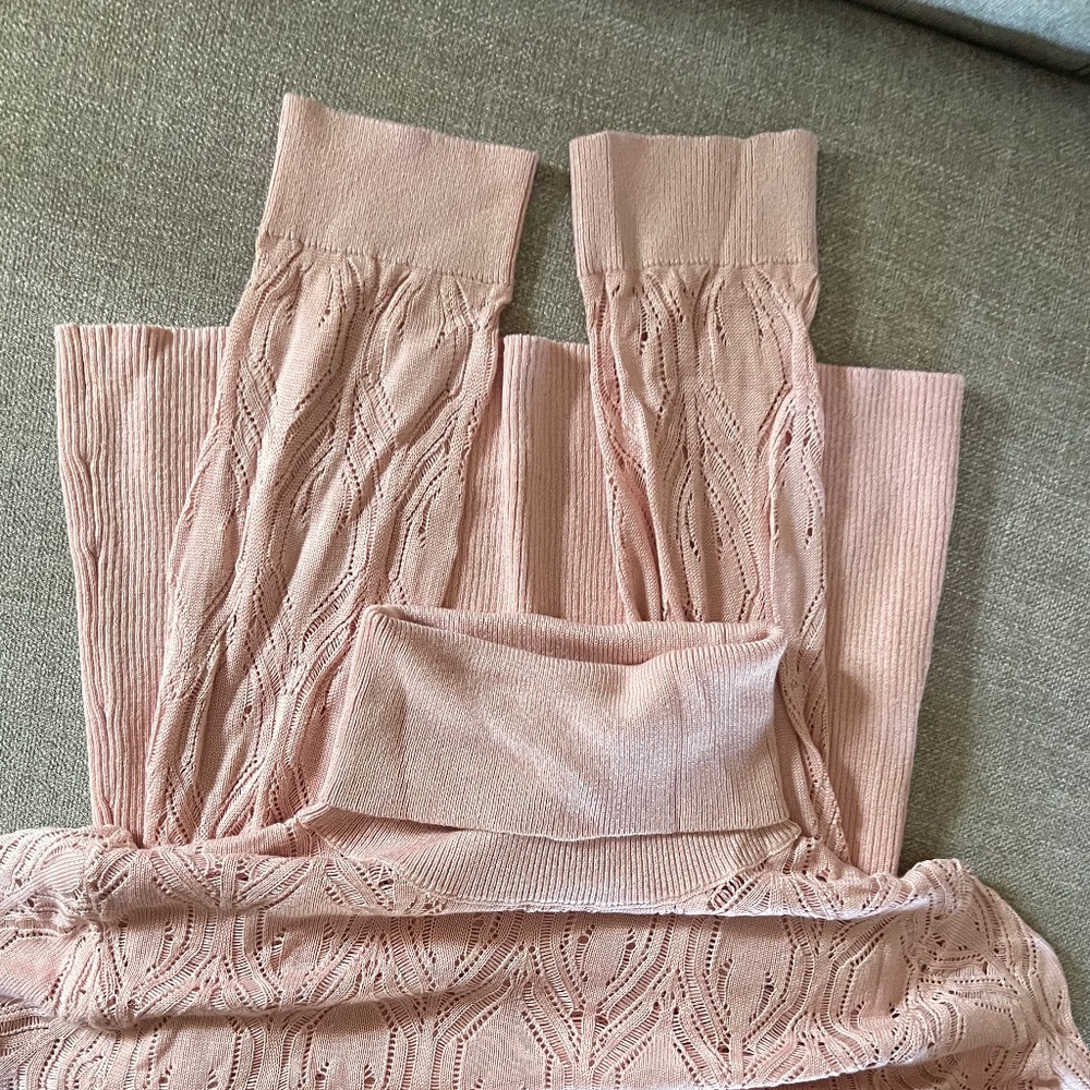 Venus Pink TurtleNeck long sleeves w a patterned knit design, a ribbed torso XL - Picture 4 of 8